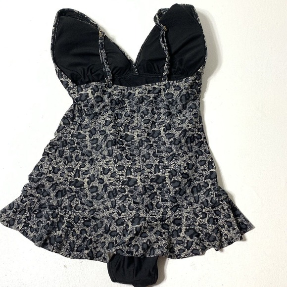 Black and White Speckled One-Piece Swimsuit with Skirted Bottom - Picture 8 of 12